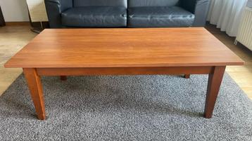 Salontafel met demonteerbare poten beschikbaar voor biedingen