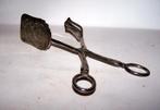 Prachtige antieke bewerkte gebakstang.Zinc Alloy Silverplate, Antiek en Kunst, Ophalen of Verzenden