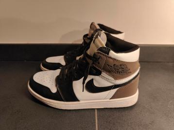 Nike Air Jordan 1 High Mocha OG maat 41  beschikbaar voor biedingen