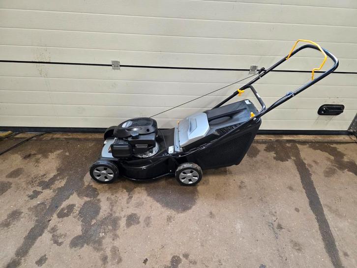 Nieuwe Stiga/Alpina Benzine Grasmaaier - Nooit gebruikt!, Tuin en Terras, Grasmaaiers, Nieuw, Benzine-grasmaaier, 40 t/m 49 cm