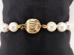 Parel armband met gouden slot                           D70, Overige materialen, Gebruikt, Overige kleuren, .