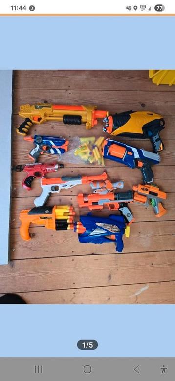 Partij nerf geweren met munitie beschikbaar voor biedingen