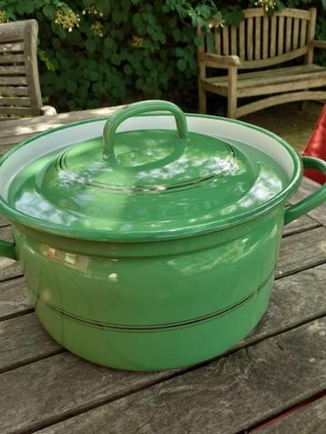 emaille vintage pan  beschikbaar voor biedingen