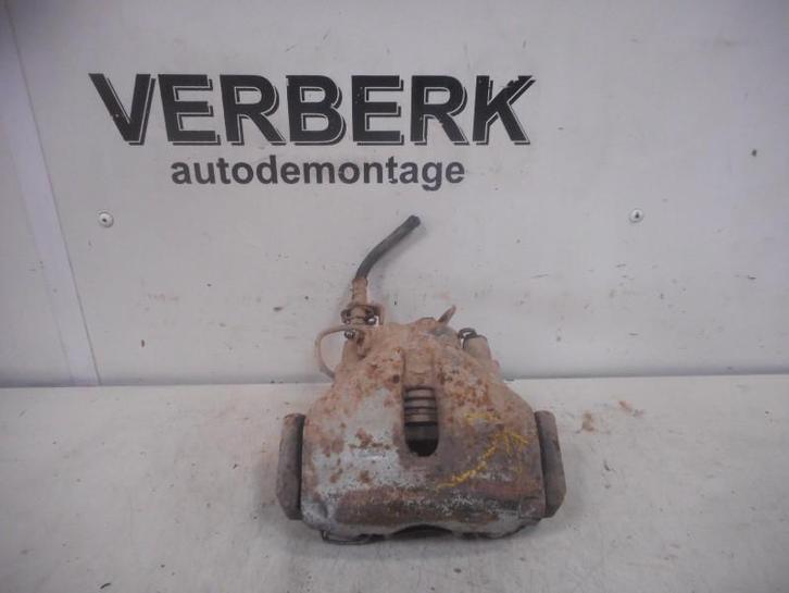 Remklauw Rechts Voor Audi 100 Avant Quattro (C4) 1993, Auto-onderdelen, Remmen en Aandrijving, Audi, Gebruikt