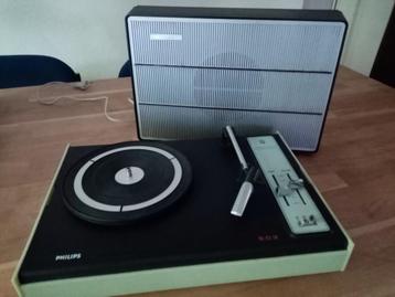 Goed werkende nette vintage Philips 503 kofferplatenspeler  beschikbaar voor biedingen