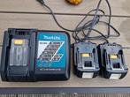 Makita acculader en 2 accu's 18V 3Ah, Doe-het-zelf en Verbouw, Gereedschap | Machine-onderdelen en Toebehoren, Ophalen of Verzenden