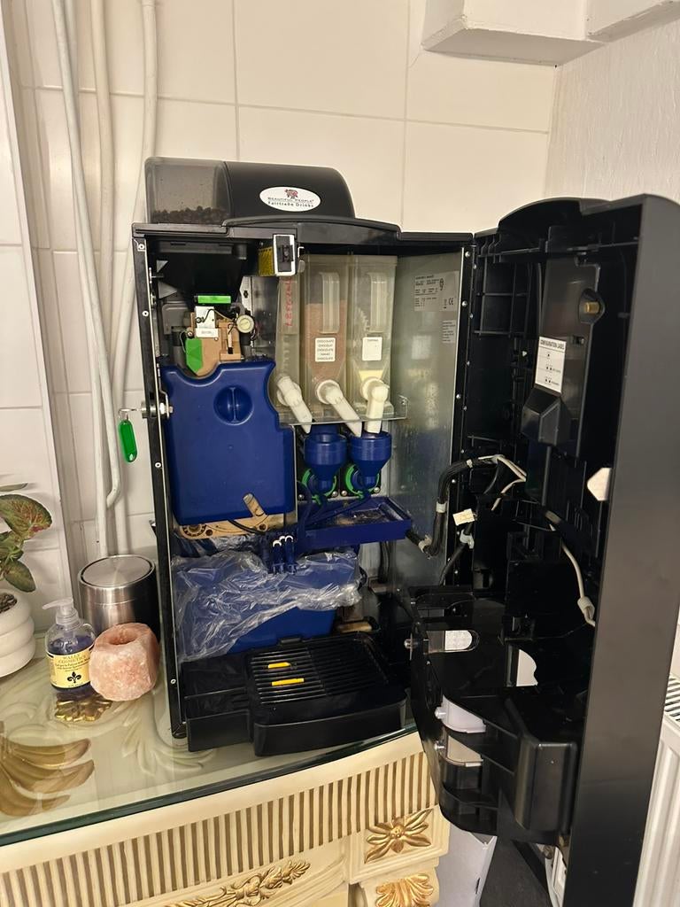 Zakelijke koffiemachine (met error), Ophalen, Niet werkend
