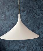 Hanglamp, trompet/heksenlamp jaren 70 in prima staat, wit, Minder dan 50 cm, Kunststof, Zo goed als nieuw, Ophalen