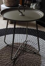 Leuk beige bijzettafeltje, Huis en Inrichting, Tafels | Bijzettafels, Ophalen, Minder dan 45 cm, Minder dan 55 cm, Metaal of Aluminium
