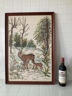 Geborduurd vintage schilderij hertjes in bos, Ophalen, Zo goed als nieuw, Minder dan 50 cm, Schilderij
