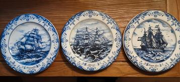 3 Delftsblauwe (wand) borden uit de Seal Amsterdam serie beschikbaar voor biedingen