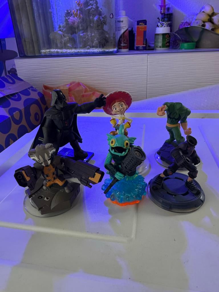 6 actie figuren van Skylanders en Disney Infinity - schade, Spelcomputers en Games, Avontuur en Actie, Gebruikt, 2 spelers, Ophalen of Verzenden