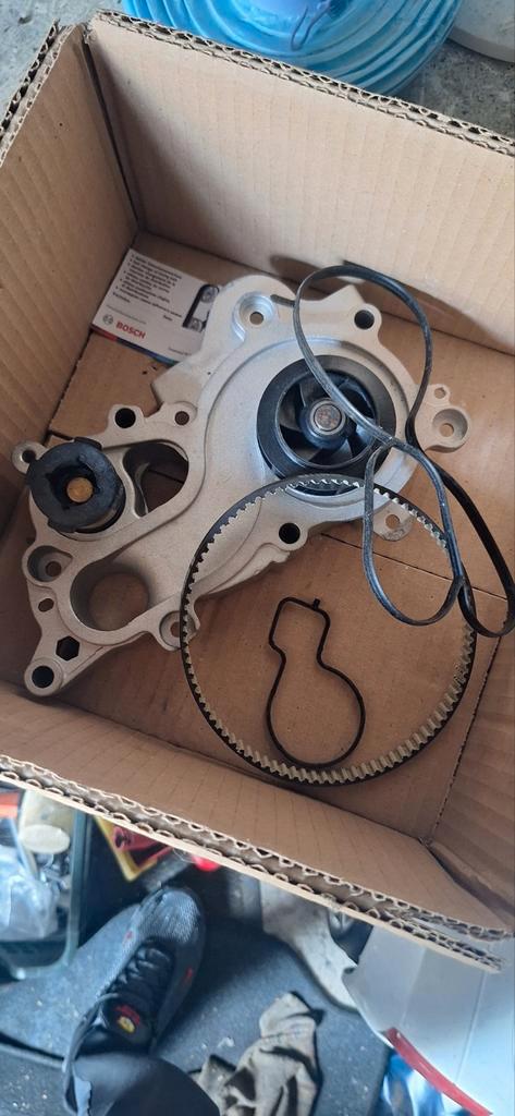 Waterpompset Bosch nieuw golf 7 vanaf 2016 1.4tsi, Auto-onderdelen, Motor en Toebehoren, Volkswagen, Nieuw, Ophalen of Verzenden