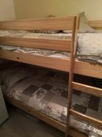 Houten stapelbed inclusief 2 matrassen, 1 kuss3n en 1 sprei., Ophalen, 90 cm, Tweepersoons, Zo goed als nieuw