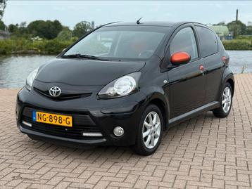 Toyota Aygo 1.0 12V Vvt-i 5DRS 2013 Zwart beschikbaar voor biedingen