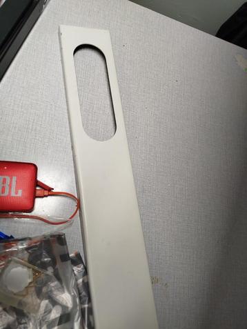 Venster kit voor airco beschikbaar voor biedingen