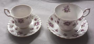 Royal Albert sweet violet dames en heren kop en schotels beschikbaar voor biedingen