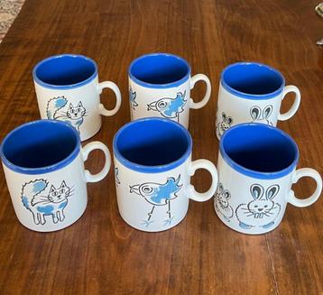 Koffiebekers beschikbaar voor biedingen