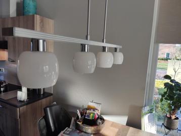 Hanglamp met 4 bolletjes beschikbaar voor biedingen