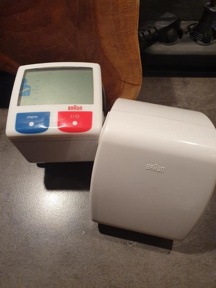 Zgan Braun Bloeddrukmeter BP2510, voor meting aan pols, Sport en Fitness, Gezondheidsproducten en Wellness, Zo goed als nieuw