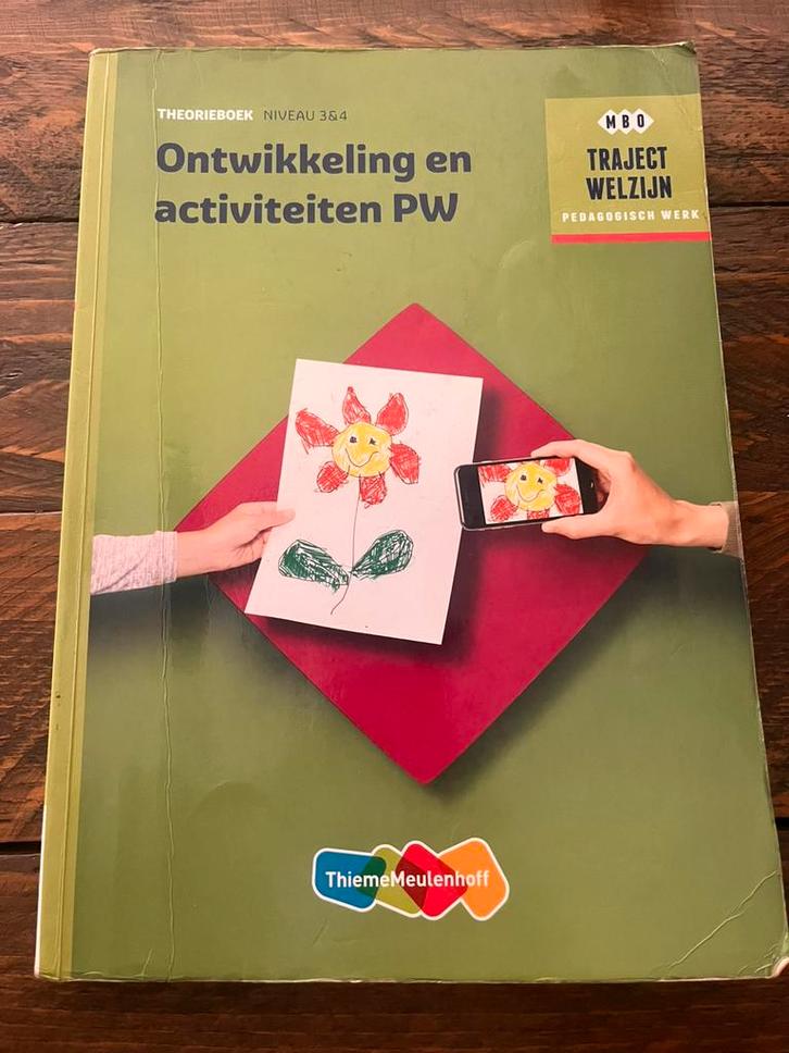 Theorieboek Ontwikkelingen en activiteiten PW, Boeken, Schoolboeken, Zo goed als nieuw, Nederlands, Overige niveaus, Ophalen of Verzenden