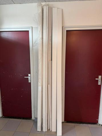 MDF Plinten 9cm ral9010 halfrond beschikbaar voor biedingen