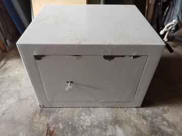 Zware kluis beschikbaar voor biedingen