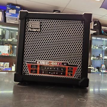 ROLAND CUBE - 40XL - FOOT SW - AUX IN - 80SEC LOOPER beschikbaar voor biedingen