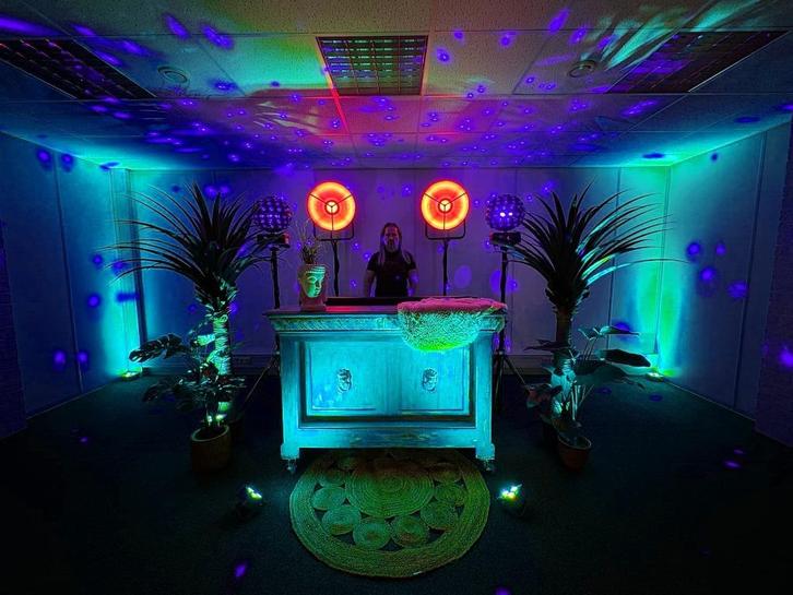 Ibiza Boho DJ Booth met Palmbomen te koop, Muziek en Instrumenten, Dj-sets en Draaitafels, Zo goed als nieuw, Dj-set, Overige merken