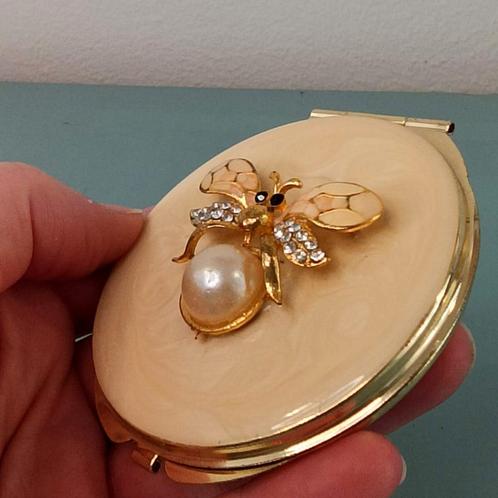 King Louie spiegeltje parelmoer look met strass en parel, Sieraden, Tassen en Uiterlijk, Overige Accessoires, Zo goed als nieuw