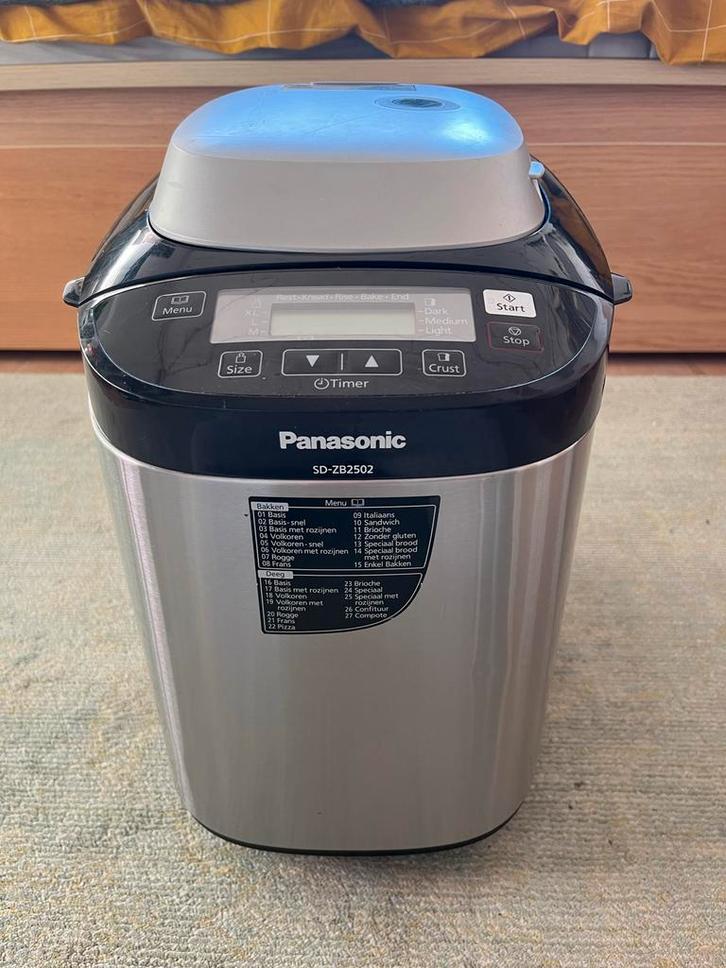 Panasonic broodbakmachine, Witgoed en Apparatuur, Broodbakmachines, Zo goed als nieuw, Met timer, 800 tot 1200 gram deeg, Meer dan 10 programma's