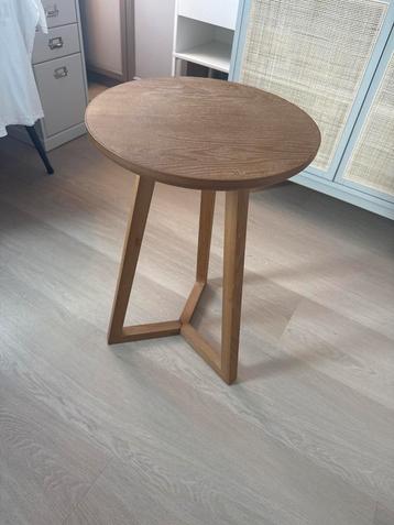 Houten Bijzettafel - 63cm Hoog, 40cm Diameter beschikbaar voor biedingen