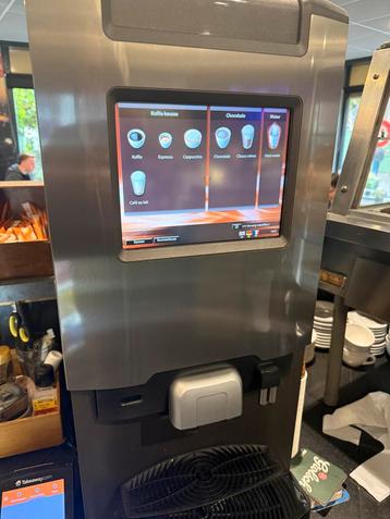Koffiemachine horeca koffiezetautomat touchscreen top staat beschikbaar voor biedingen