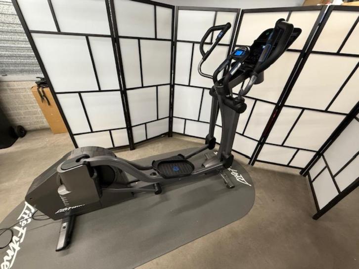 Demo NIEUW Crosstrainer Life Fitness E5 echt Fluisterstil!, Sport en Fitness, Fitnessapparatuur, Zo goed als nieuw, Crosstrainer