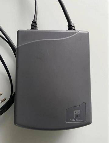 Oplader Sparta Batavus ion DPS-114FB A 3 pin 33.6/34 v 3.4 A beschikbaar voor biedingen