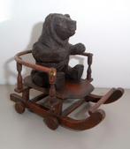 Grote houten beer in wagentje/slede op wielen Zwarte Woud?, Antiek en Kunst, Ophalen of Verzenden