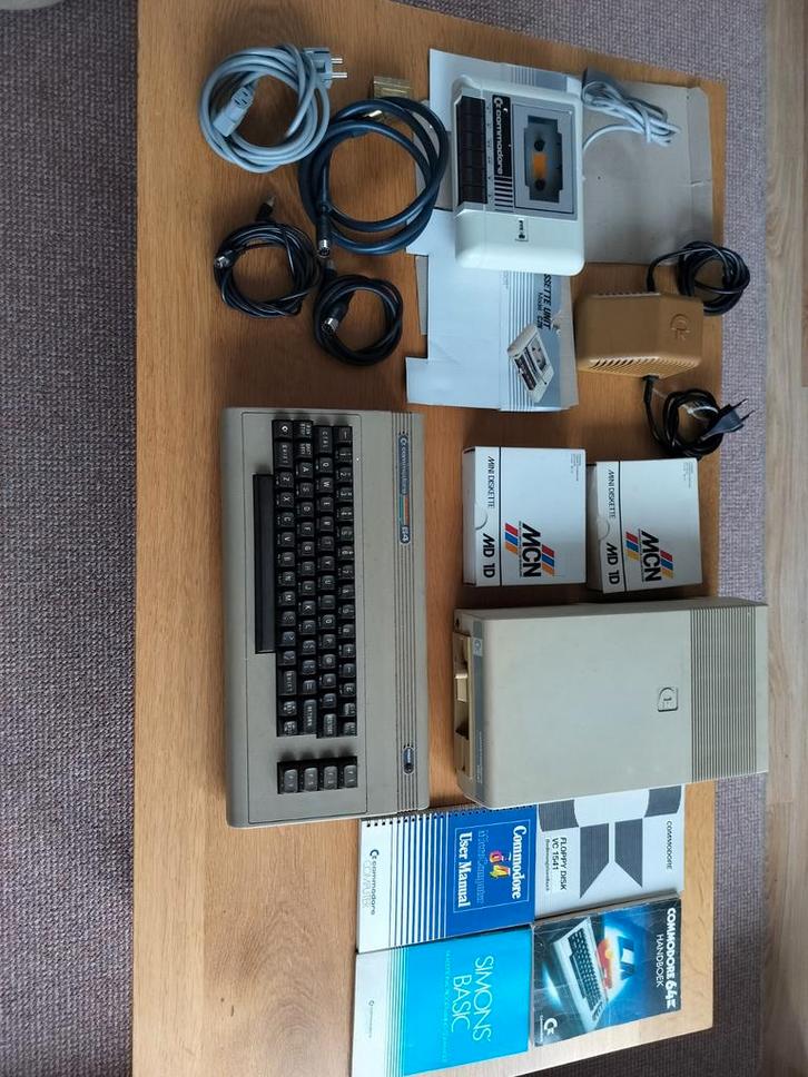 Commodore 64 met accessoires, Computers en Software, Vintage Computers, Ophalen