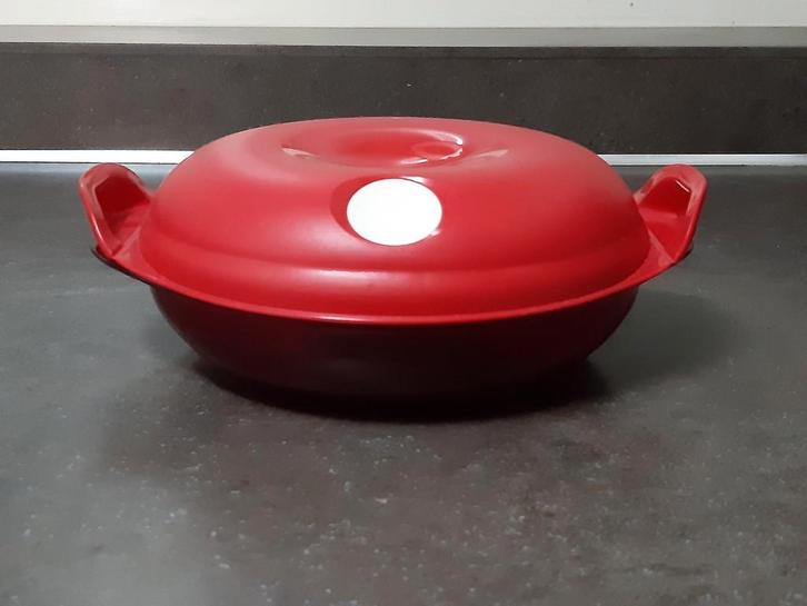 Tupperware magnetron micropop schaal nieuwstaat 0,7 ltr rood, Huis en Inrichting, Keuken | Tupperware, Zo goed als nieuw, Schaal