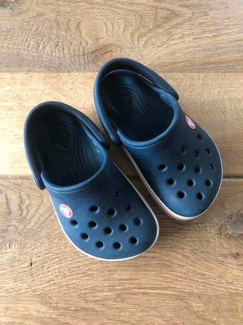 Crocs, maat 19-20, maat 4/5 donkerblauw, Kinderen en Baby's, Babykleding | Schoentjes en Sokjes, Gebruikt, Jongetje of Meisje