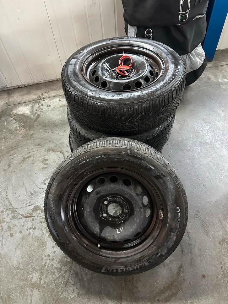 Winterset 16 inch | Michelin 225/60R16 | Volvo Ford, Auto-onderdelen, Banden en Velgen, Banden en Velgen, Winterbanden, 16 inch