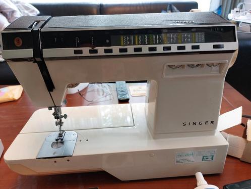 Singer funtura naaimachine, Hobby en Vrije tijd, Naaimachines en Toebehoren, Zo goed als nieuw, Naaimachine, Singer, Industrieel