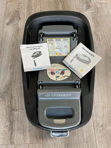 Maci-Cosi FamilyFix Isofix + Pearl autostoel beschikbaar voor biedingen