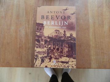 Berlijn ( de ondergang 1945 )  // Antony Beevor  beschikbaar voor biedingen