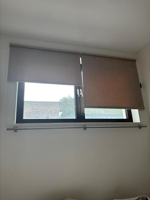 2 beige verduistering rolgordijnen, Huis en Inrichting, Stoffering | Gordijnen en Lamellen, Gebruikt, Beige, Ophalen