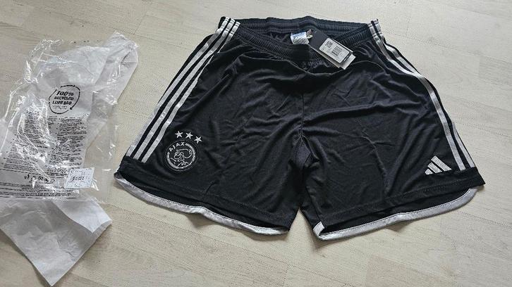 Ajax UIT 3e Short! Seizoen 23/24! Mt M! NIEUW!, Kleding | Heren, Sportkleding, Nieuw, Voetbal, Rood, Ophalen of Verzenden