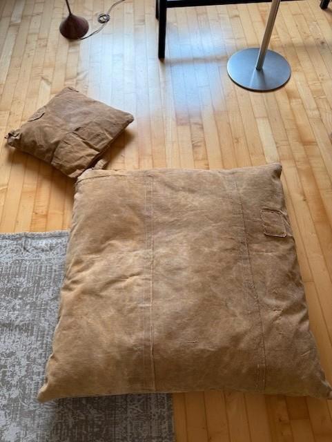 Fraaie, robuuste kussens van zeildoek, Huis en Inrichting, Woonaccessoires | Kussens, Zo goed als nieuw, Bruin, Vierkant, Ophalen