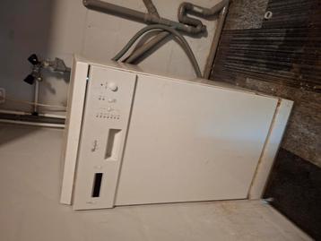 whirlpool vaatwasser smal 45 cm  beschikbaar voor biedingen