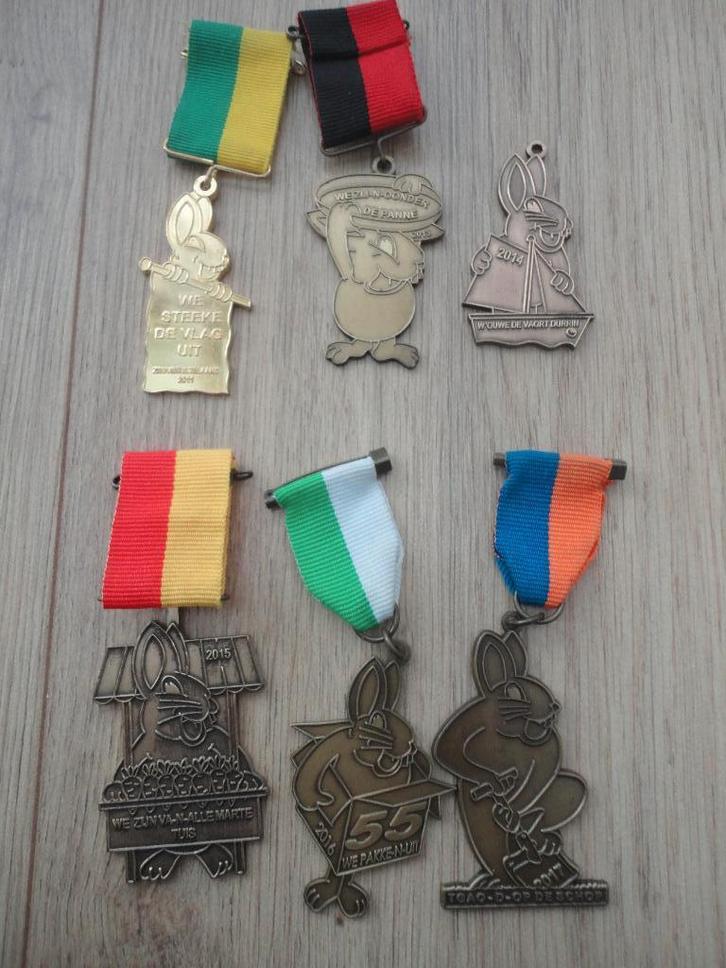 6 Originele carnavals medailles Zevenbergen Zeuvebultelaand, Kleding | Heren, Carnavalskleding en Feestkleding, Zo goed als nieuw