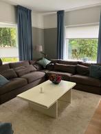 Donkerbruine hoekbank van stof, maat 3,15 x 3,15 m., Huis en Inrichting, Banken | Bankstellen, Ophalen, Gebruikt, Hoekbank, 75 tot 100 cm