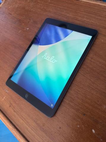 iPad (8e generatie WIFI) 128 GB te koop beschikbaar voor biedingen